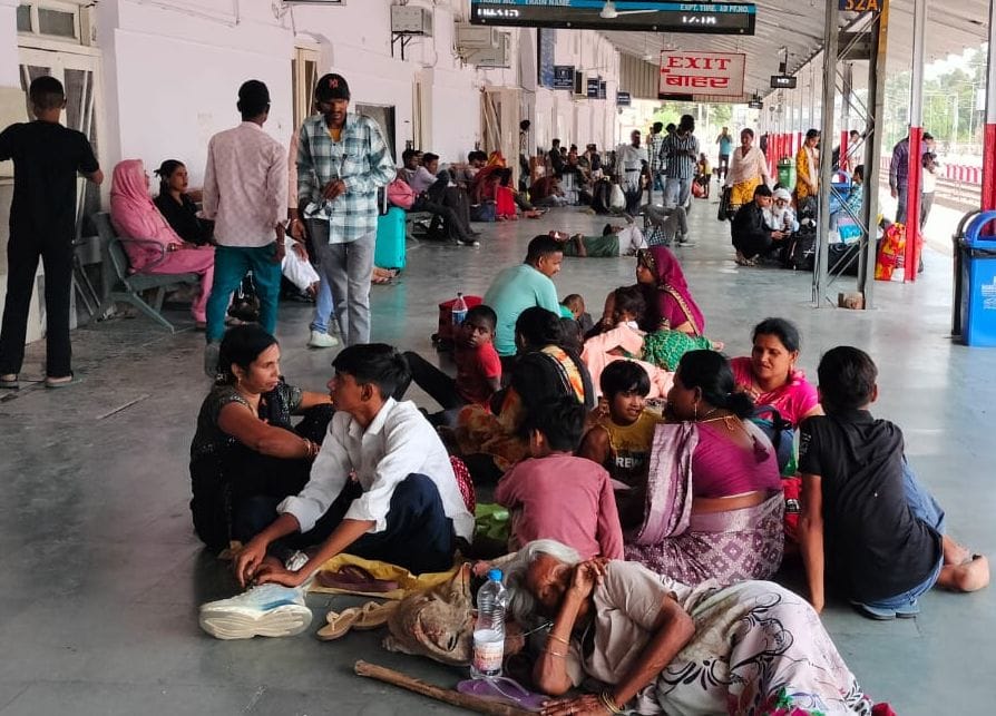Downline Trains Affected Due to Block; Triveni Express Arrives in the Evening