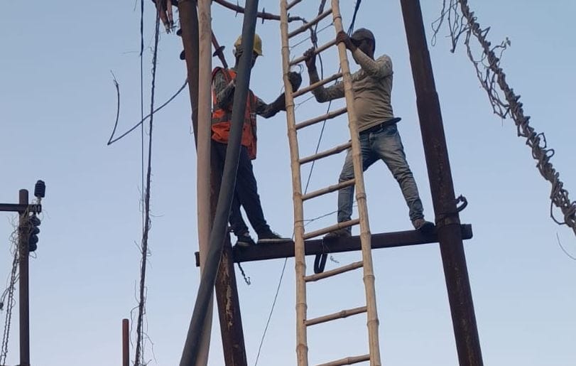 Avoiding safety equipment... instead of gloves, life on hands