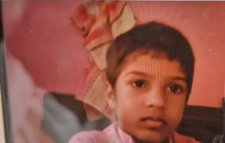 A seven-year-old boy was kidnapped near the Saint Premanand Ashram in Vrindavan. The mother has been searching for her child for three days, having given up food and water. The mother has appealed to the police for help and an FIR has been registered.