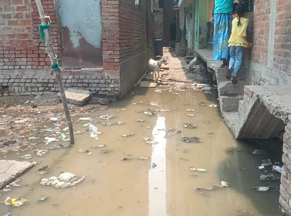 People of 5000 houses are forced to drink dirty water