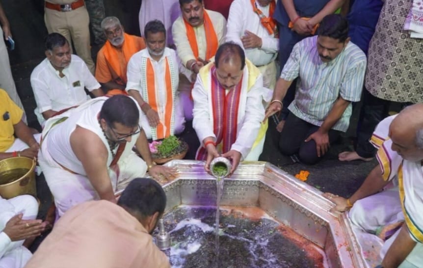 Bihar: Vijay Kumar Sinha Offers Prayers at Vishnupad Temple, Seeks Prosperity for Bihar and a Developed India