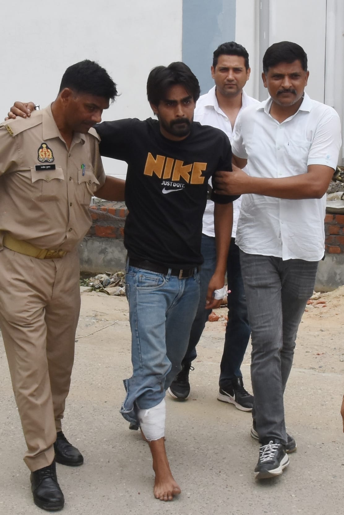 The intention was to rob, the excuse of a ball falling, Poonam was murdered on the basis of her identity.