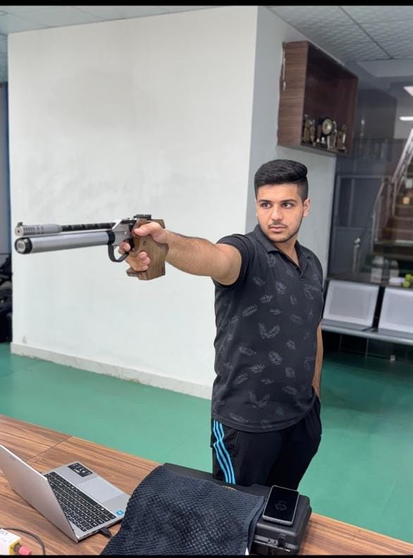 Faridabad News: शहर के देव बंधु ने शूटिंग में लहराया परचम, राज्य चैंपियनशिप के लिए किया क्वालिफाई
