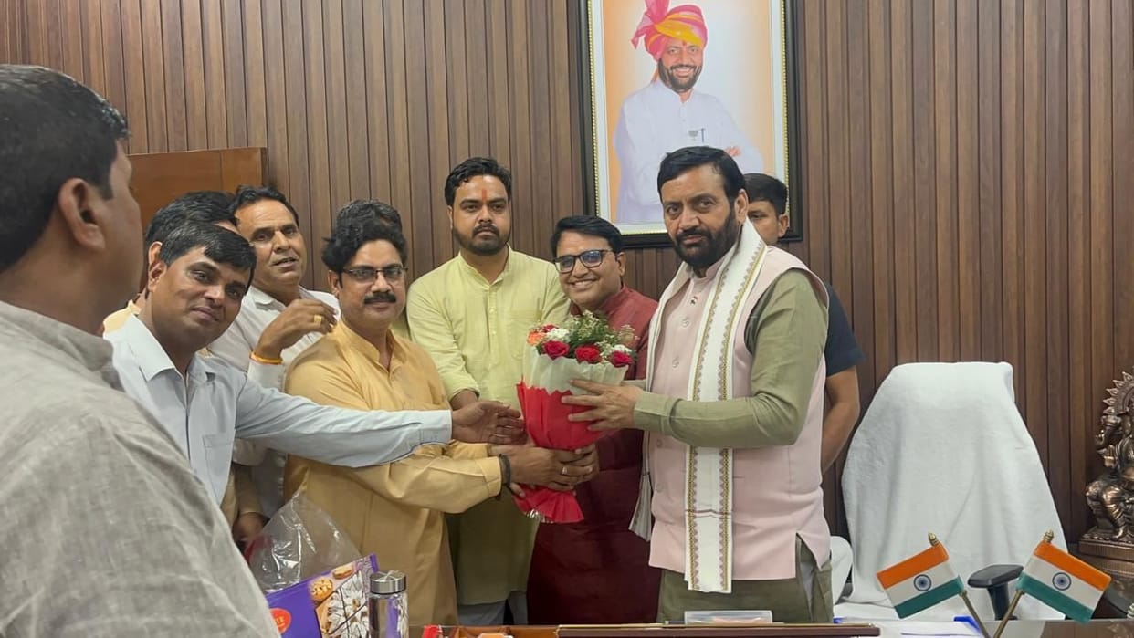 People paid a courtesy call on the Chief Minister.