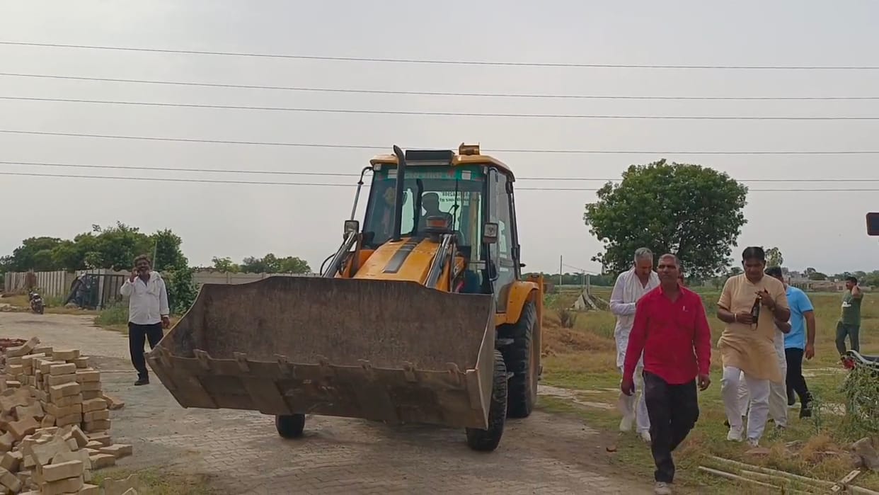 DTP team arrives to demolish construction in NP chairperson's field, market closed in protest