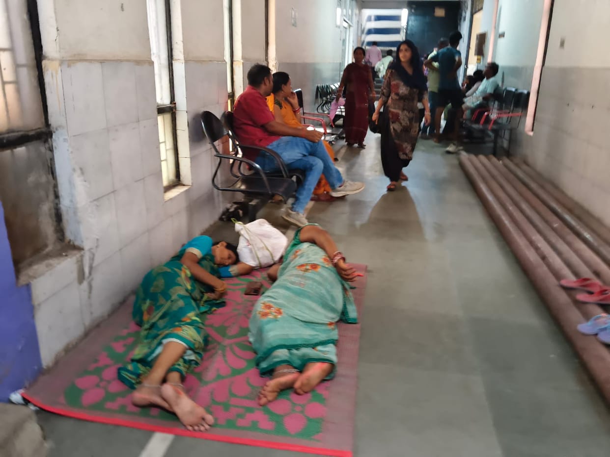 The mercury reached 41, the scorching heat of the sun caused trouble.