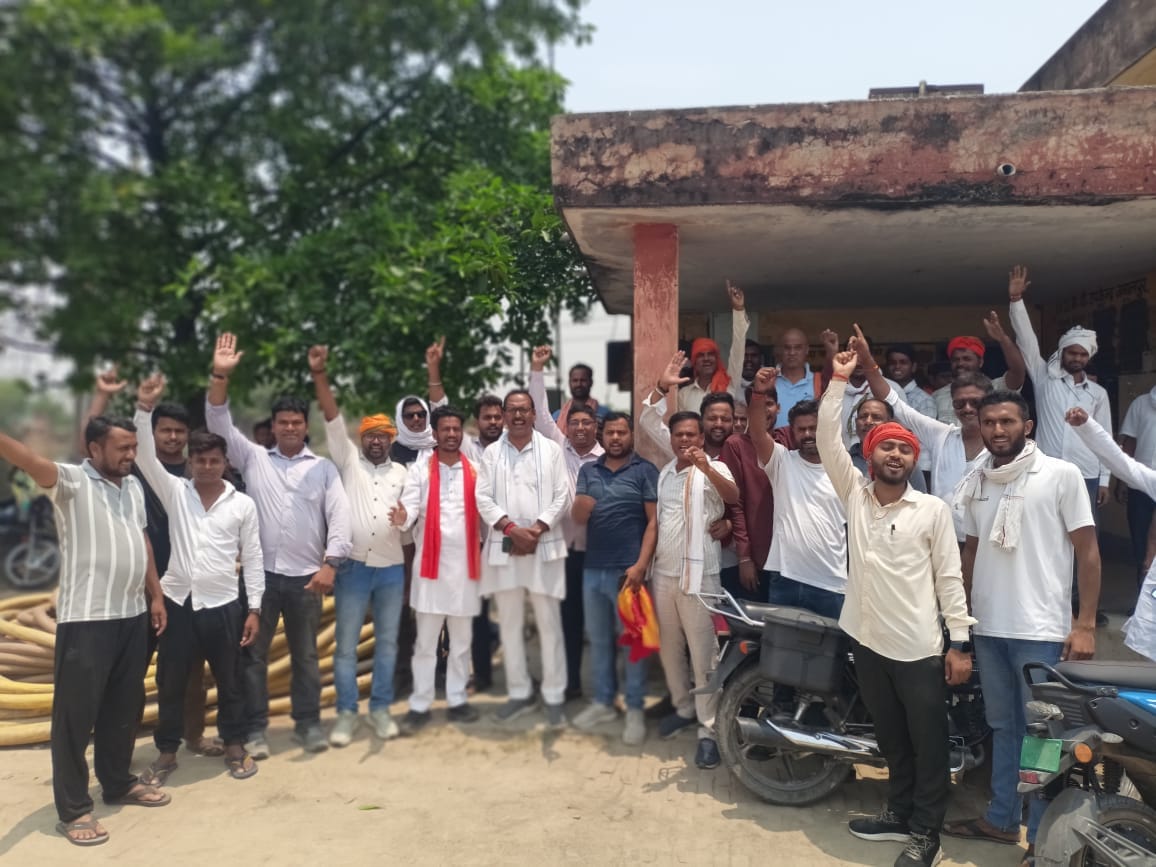 BJP workers protested at the Gharwah power substation, causing power outages for four hours.