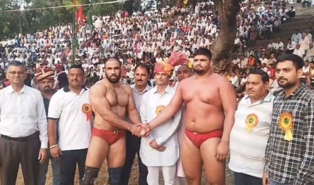 Shera Gurjar became the winner of Badi Mali in Harsar Chhinj Fair