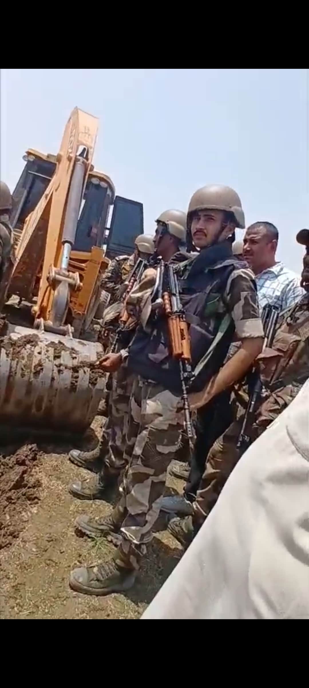 Villagers again come in the way of security dam on the international border in Kaku De Kotha