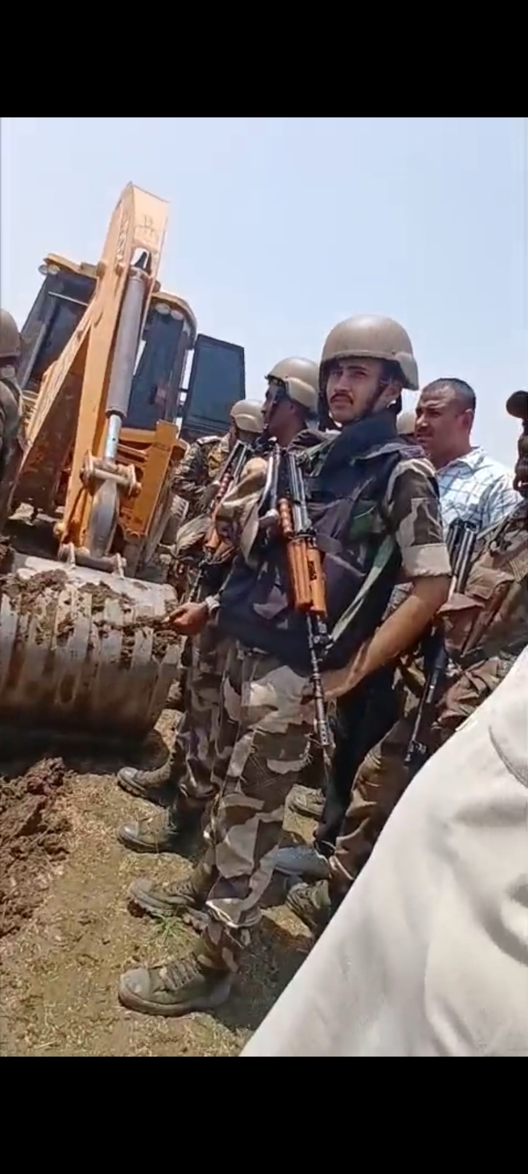 Villagers again come in the way of security dam on the international border in Kaku De Kotha
