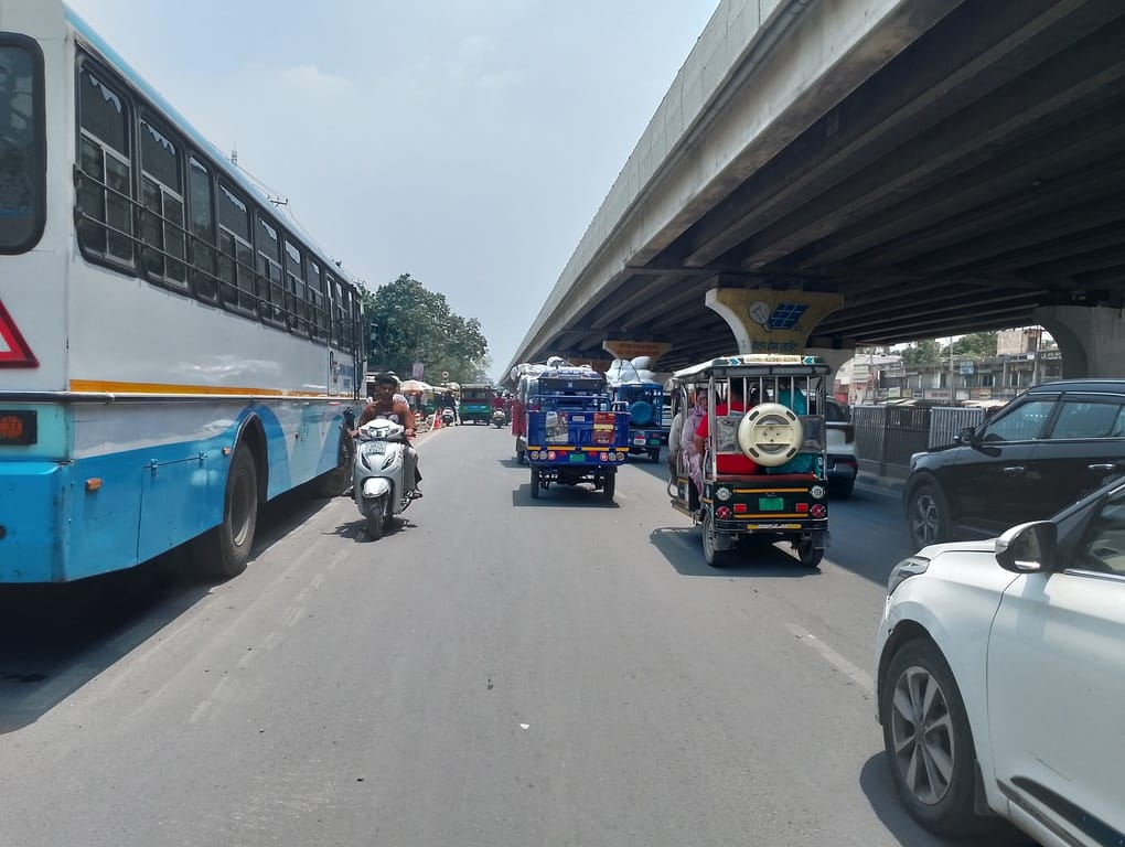 Panipat News: जीटी रोड पर सीसीटीवी कैमरे लगने के बाद भी बाज नहीं आ रहे बाइक सवार