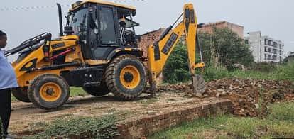 MDA demolished illegal plotting on 77 bigha land.