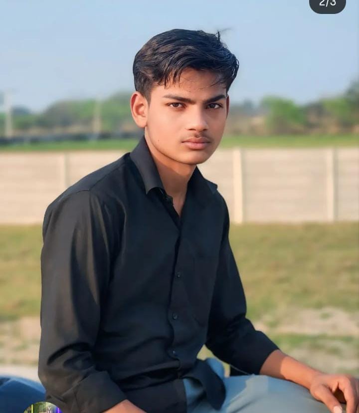 Teenage cyclist hit by car, dies