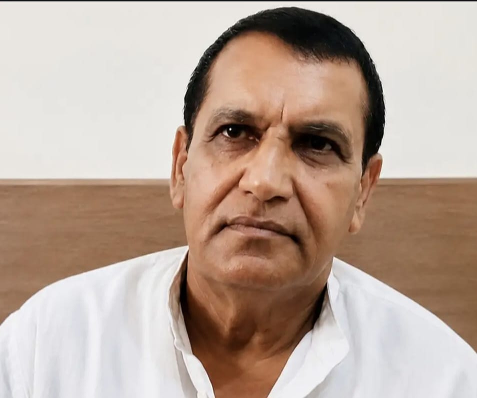 Former MLA Bharat Singh's mobile phone hacked, messages demanding money were sent to 26,000 people.