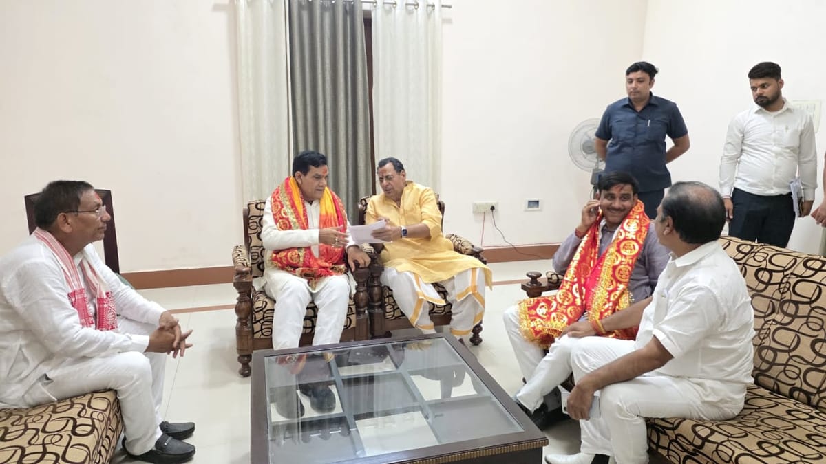 Bhadohi News: विंध्याचल पहुंचे ऊर्जा मंत्री, आज करेंगे दर्शन