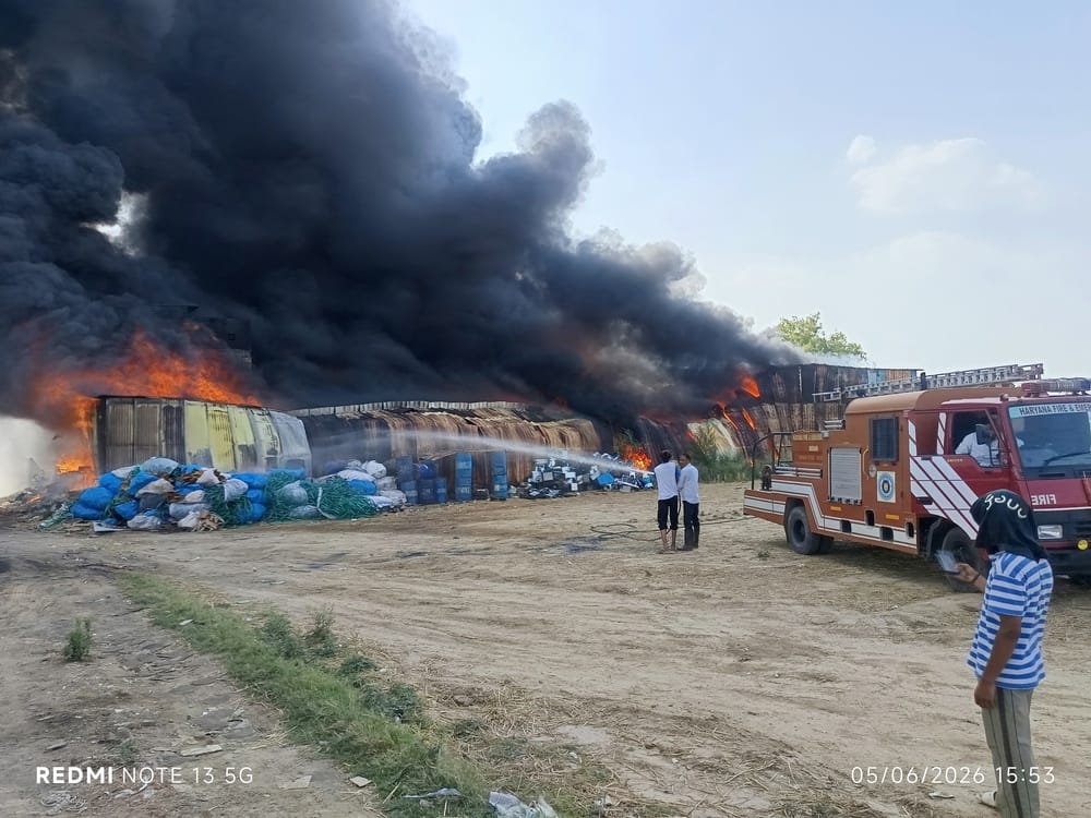 Scrap factory burnt to ashes, workers escaped and saved their lives