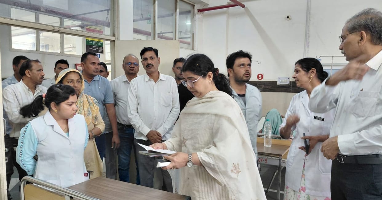 CMO reprimanded for finding dirt in civil hospital