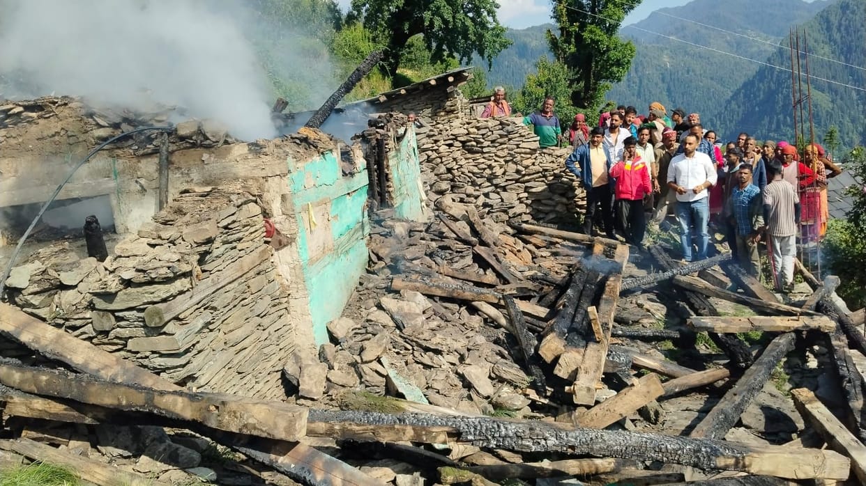 A two-storey house in Thatta Panchayat burned down, causing a loss of Rs 20 lakh.