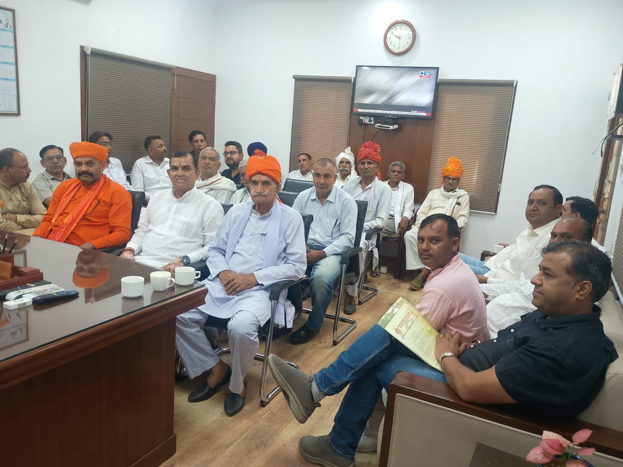 Numberdars met the Chief Minister and got assurance of early resolution of their demands.