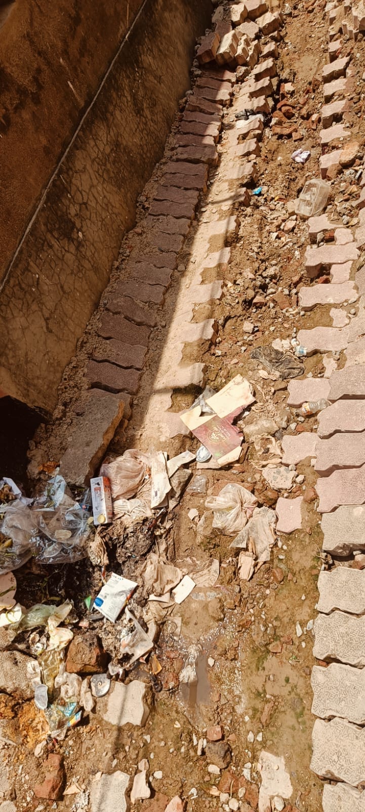 Road caved in due to leakage in pipeline, traffic disrupted