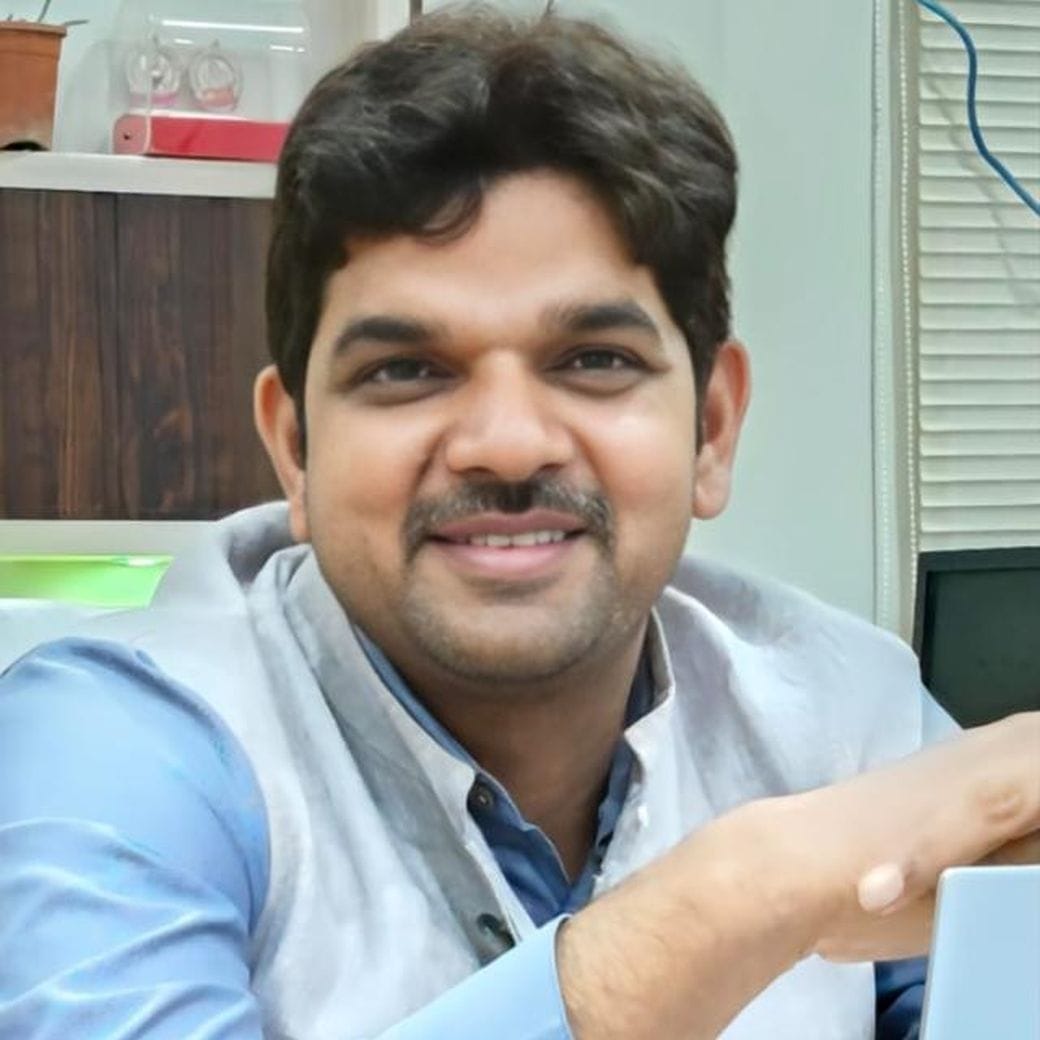 Vinay became the secretary of the State Backward Commission