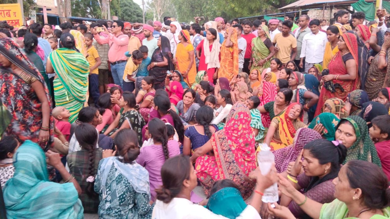 A colleague dies in a bike accident, Asha workers stage a sit-in at the CHC for five hours.