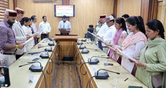 The newly elected members of the Zila Parishad were sworn in.