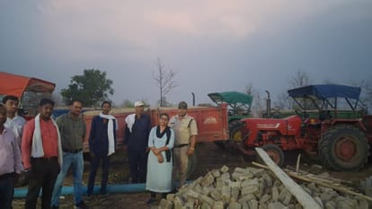 District administration cracks down on illegal sand transport 7 tractors seized in Korba