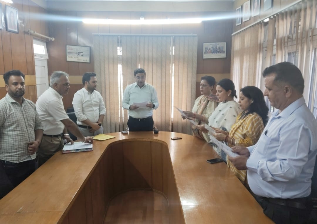 Political tug-of-war during Parwanoo Municipal Council's swearing-in ceremony