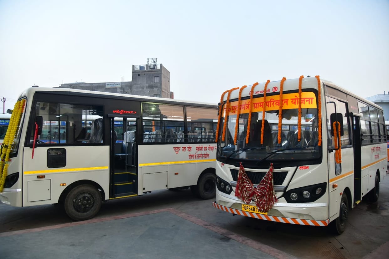 Cabinet minister gives green signal to rural transport bus service, mini buses sent on four routes