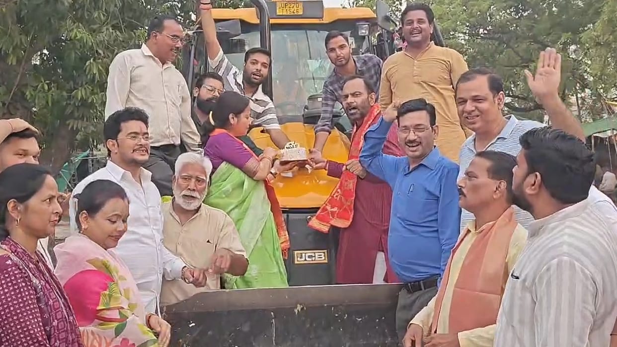 Cake cut on the Chief Minister's birthday.