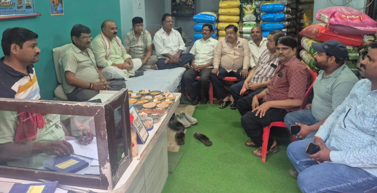 Traders angry over no entry and food department action
