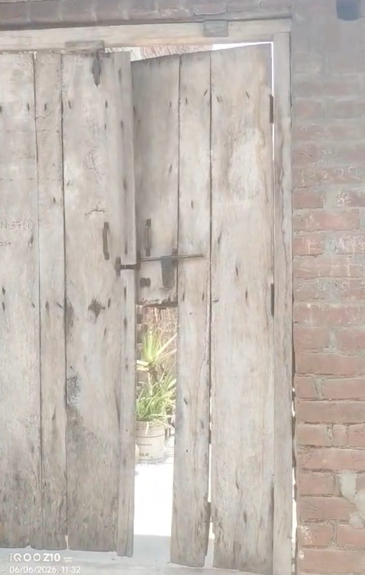 Police reached several houses in search of non-bailable warrantee