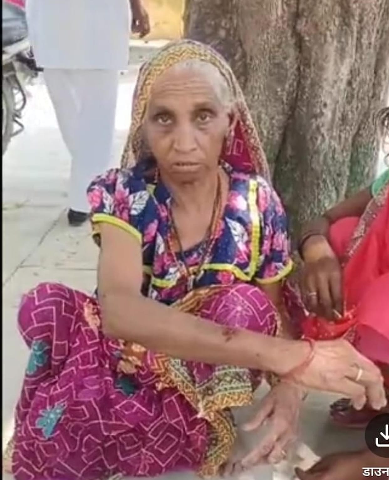 Leopard attacks old woman sitting outside her house, villagers save her life
