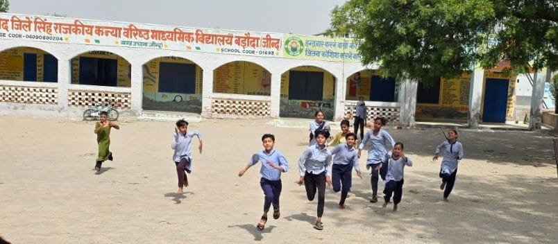 Female students displayed their sporting talent in the running competition.