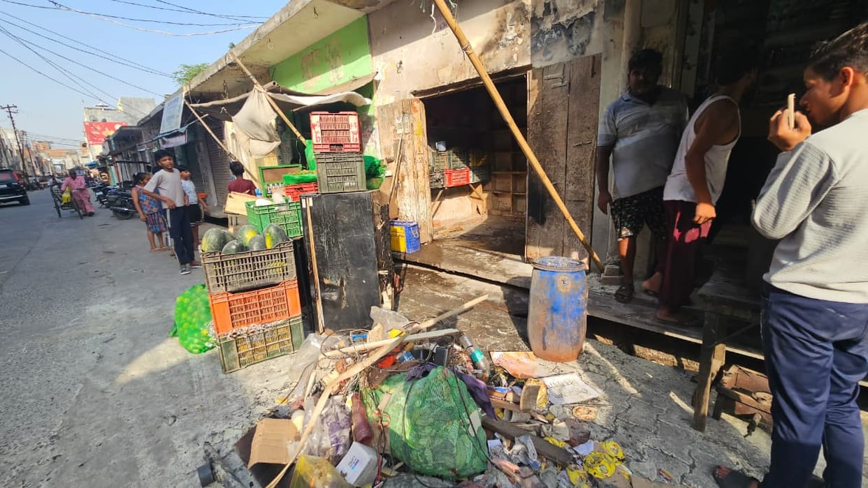Fire breaks out in fruit shop due to short circuit; goods gutted.