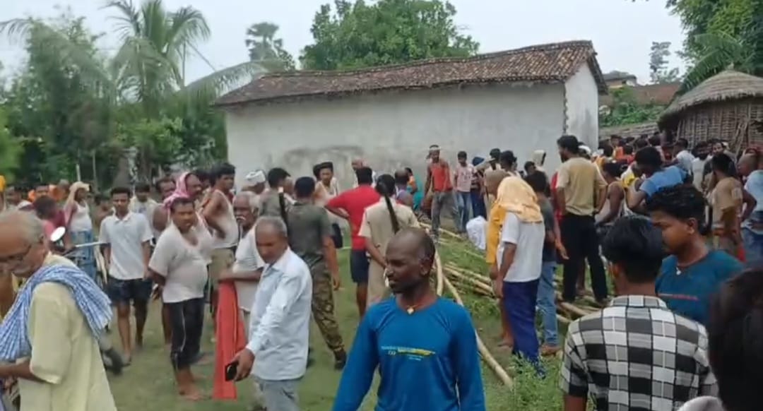 Muzaffarpur Bihar news : middle aged men barber died in suspicious circumtance family says its murder