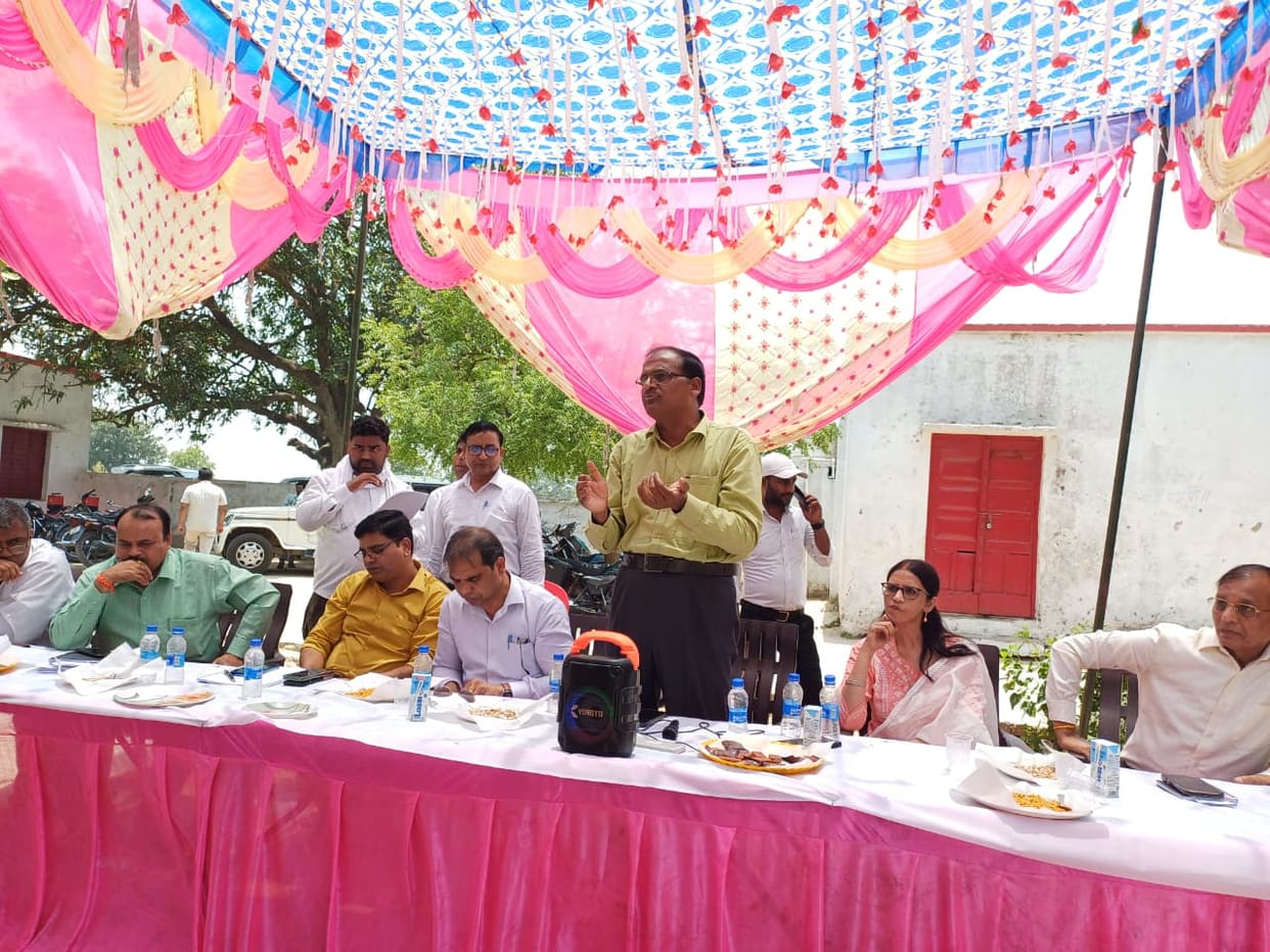 Farmers angry after hearing that they will not get compensation for the increased circle rate, left the Chaupal