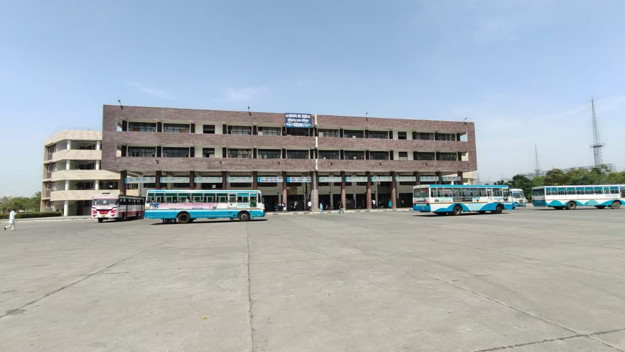 There is no direct bus to Chandigarh after 4 pm