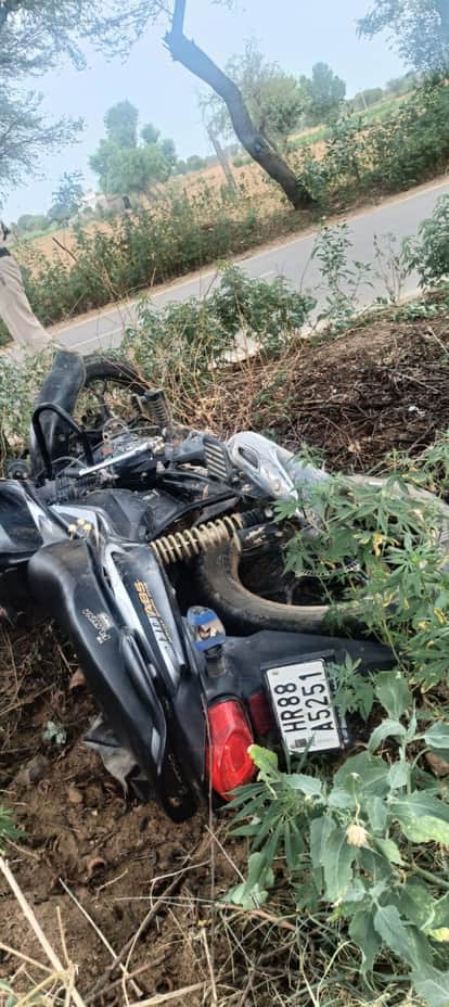 Bike collided with a tree near Dohka Hariya due to imbalance, person dies