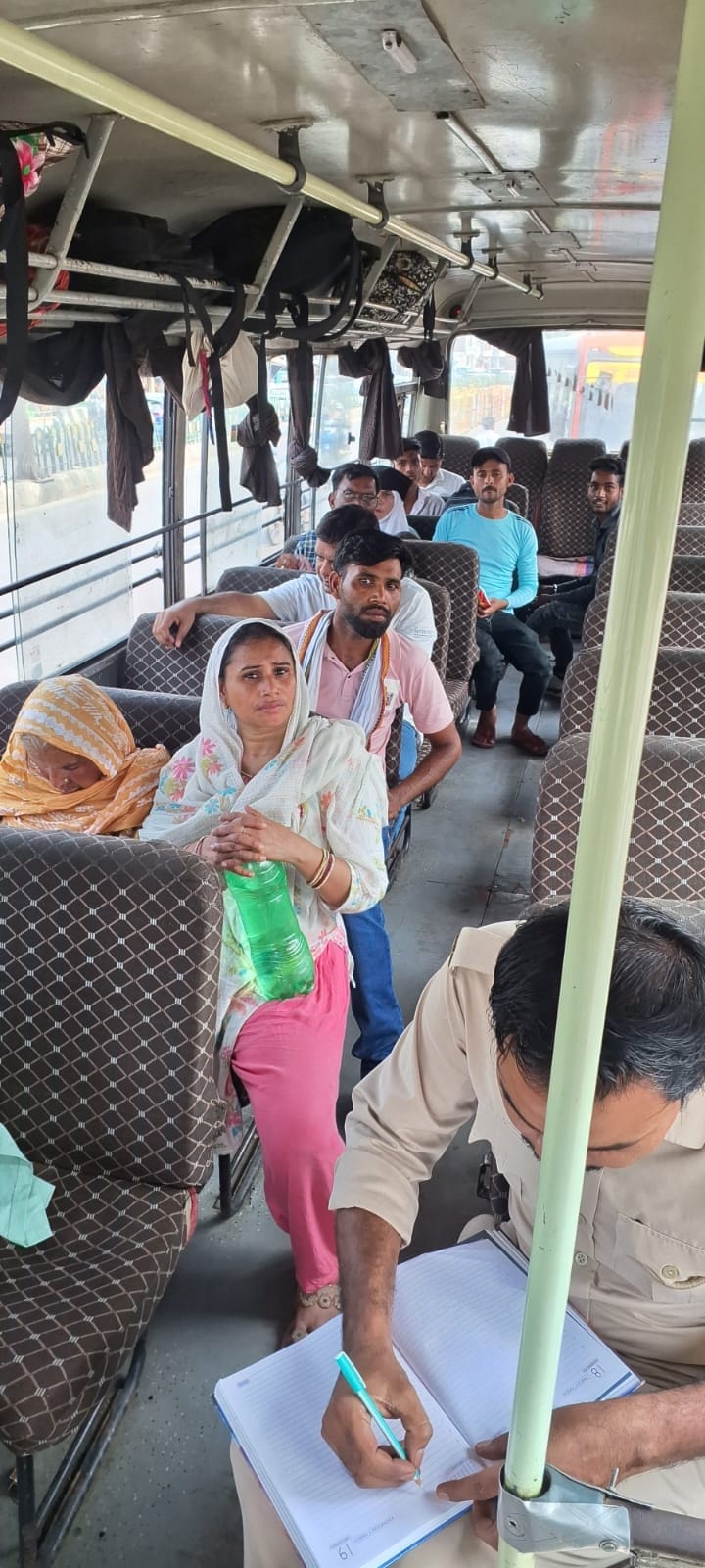 Illegal bus carrying passengers for five years with special permit, seized