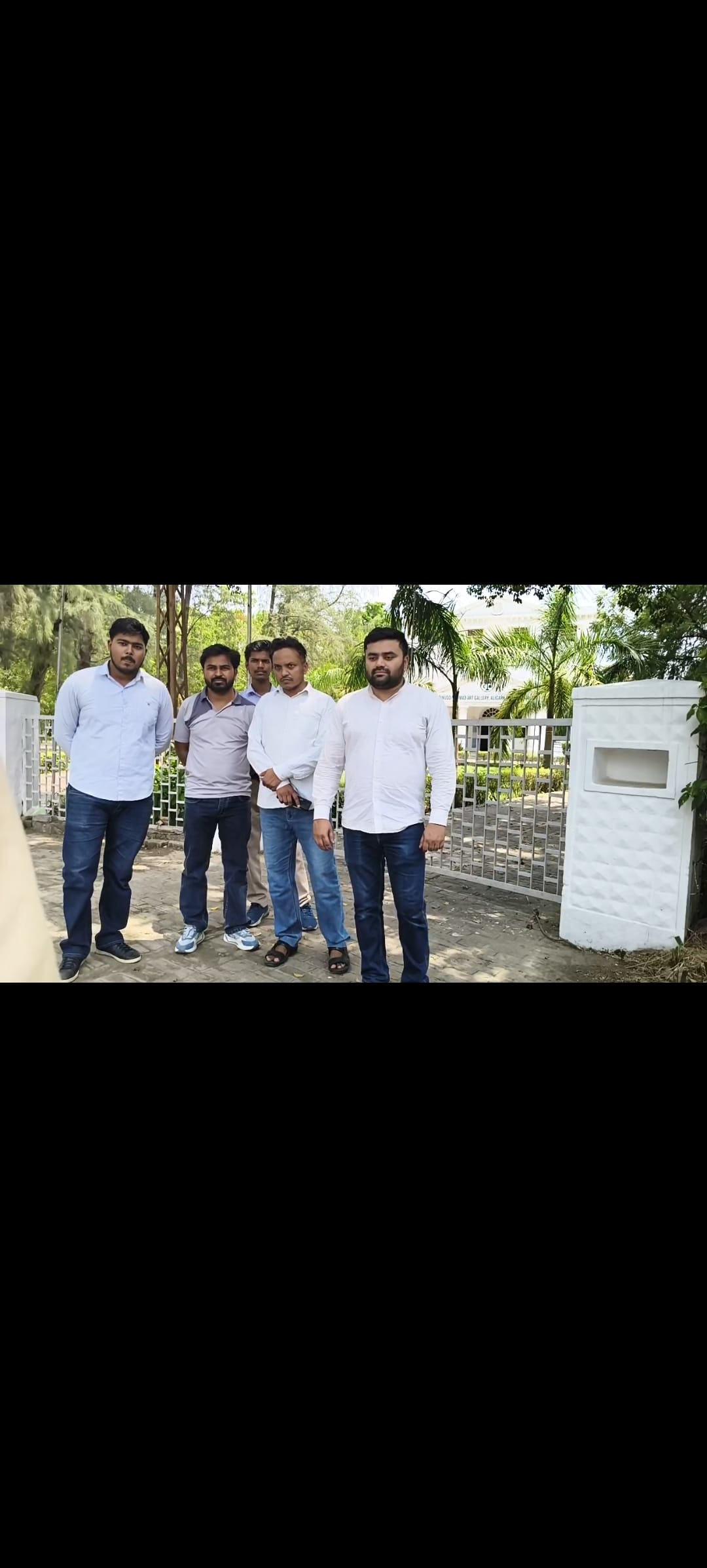 The echo of the cockroach movement reached AMU from Delhi