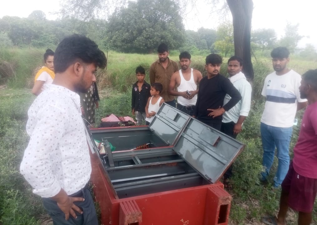 Jewelry and cash worth seven lakh rupees stolen from a worker's house