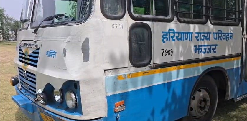 Tragic accident on National Highway, bike rider dies after being hit by Haryana Roadways bus