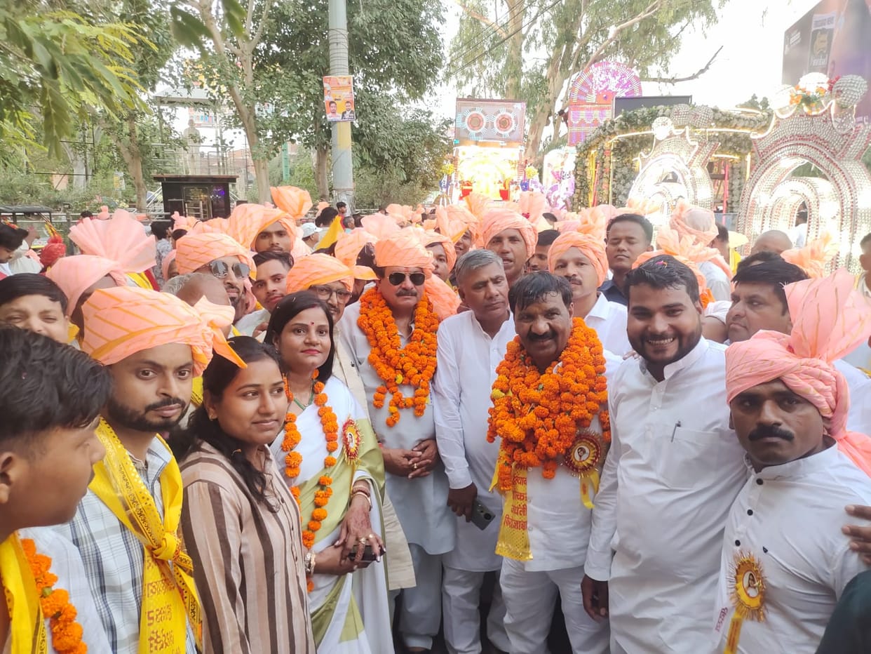 A grand procession of Ahilyabai Holkar was taken out with great pomp and show.