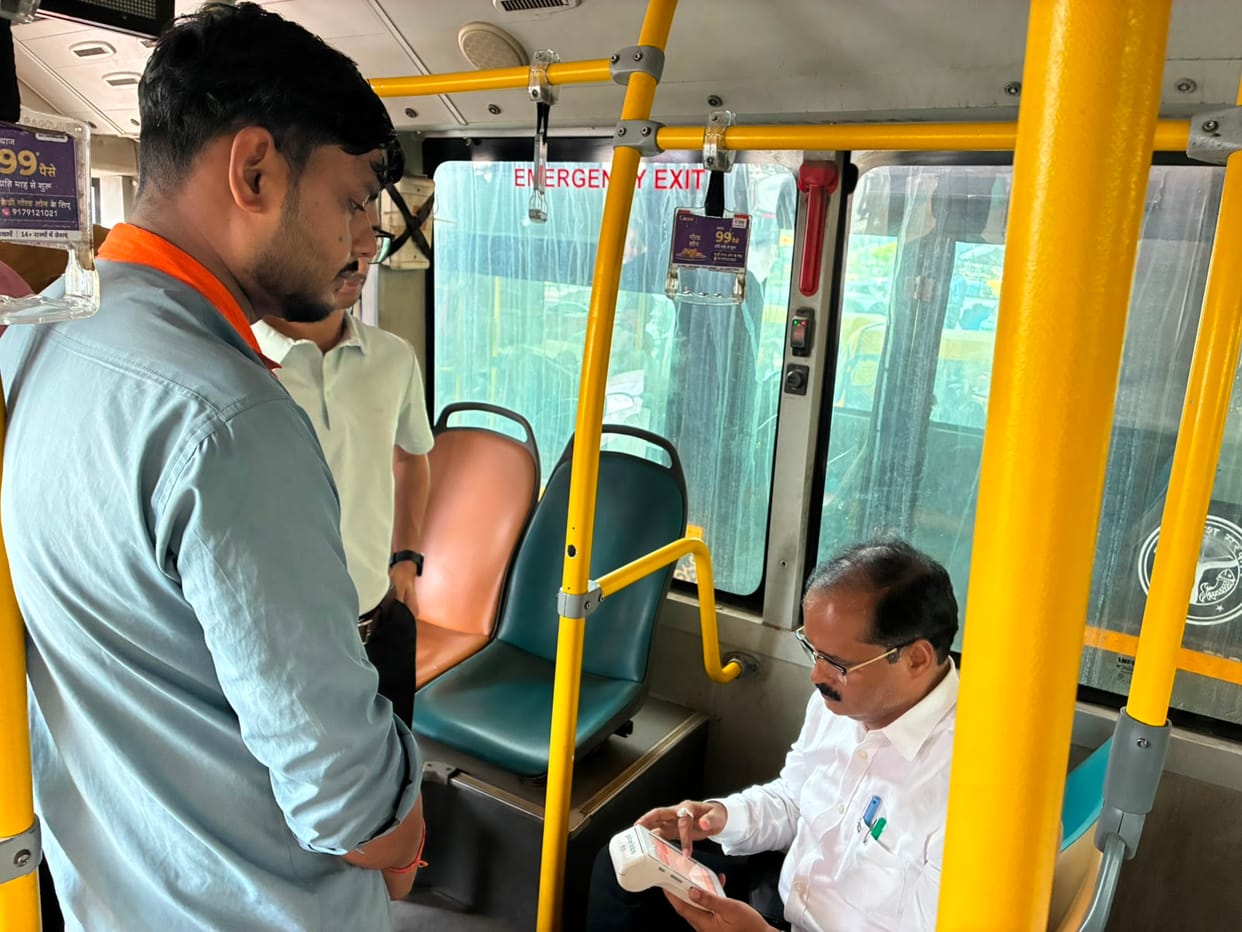 The Municipal Commissioner tested the arrangements by travelling without a ticket in the city bus.