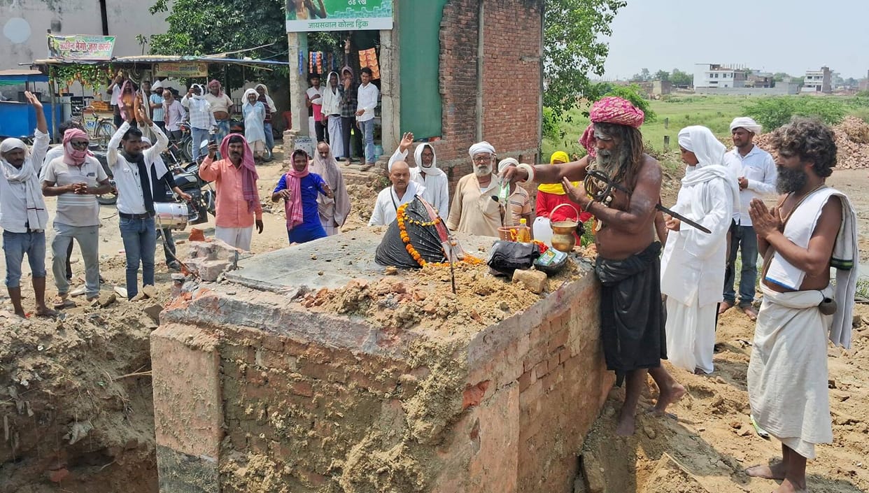 Megha Baba's Samadhi established in the newly constructed temple at Pachfedwa