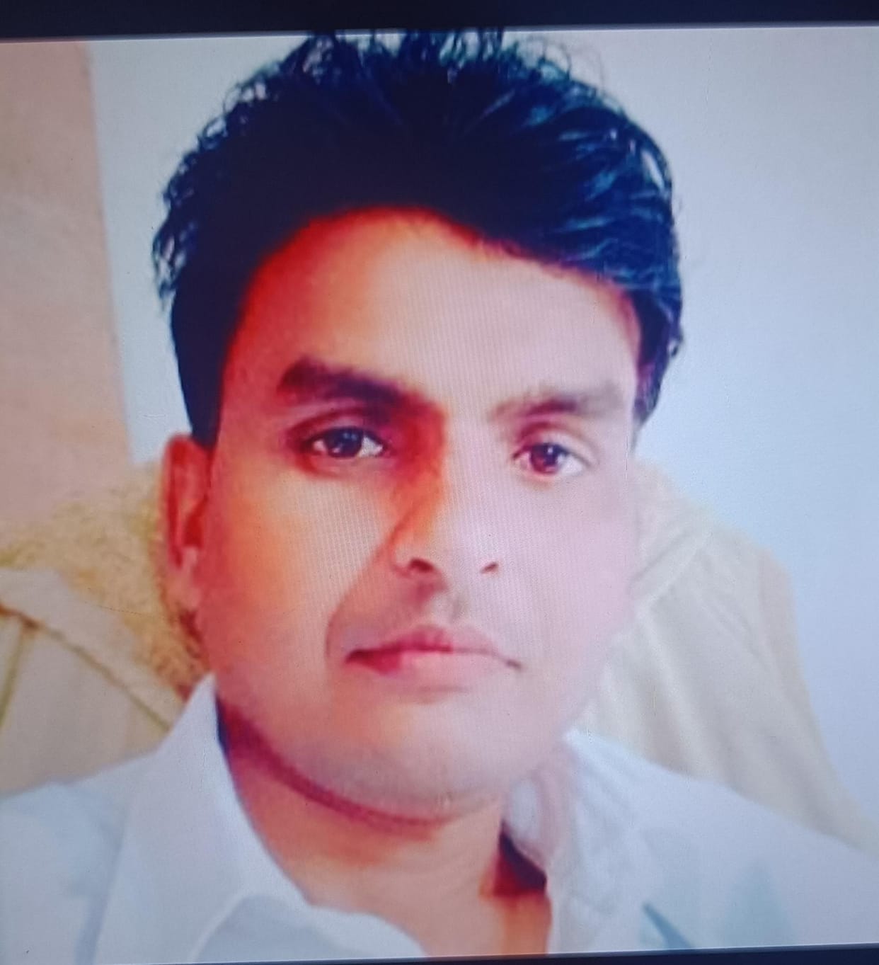 A young man going home from the shop was hit by an unidentified vehicle, death