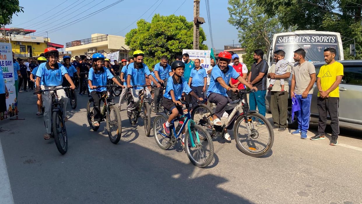 Bilaspur ran in Fit India Sunday on Cycle