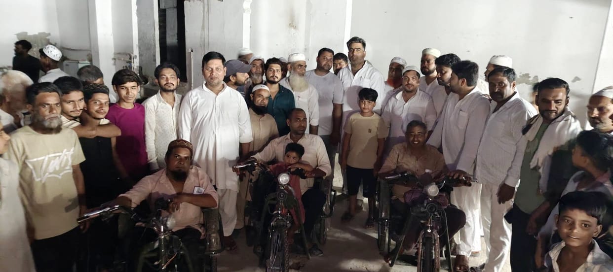 Electronic tricycles distributed to the disabled